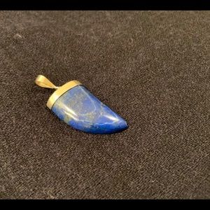 Beautiful lapis pendent in sterling silver.